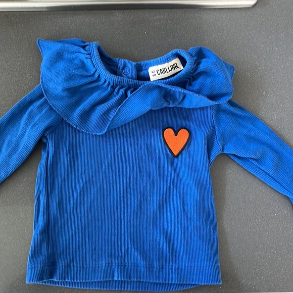 Frilly Long Sleeve Blue Top baby size 3-6 months with a little heart - Picture 3 of 3